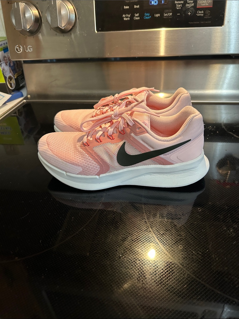 Nike Pink and Black Women's Athletic Running Shoes - Picture 8 of 11